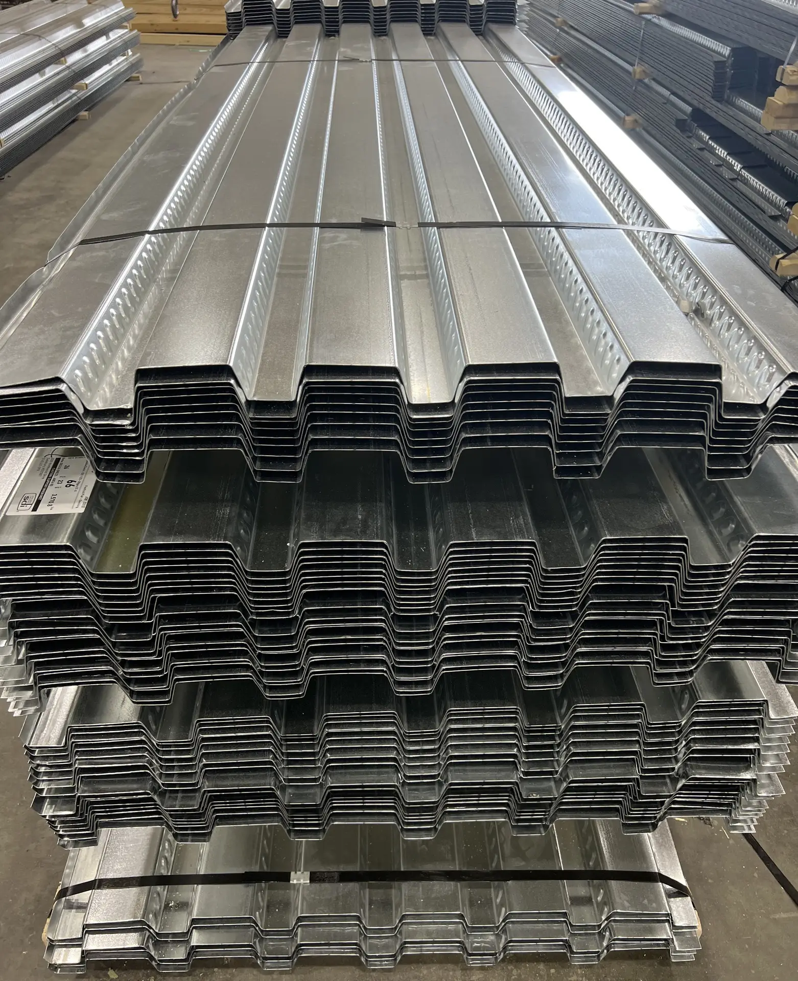 Steel deck installation — FLEX 24, Conroe, TX | Cutting Edge Decking