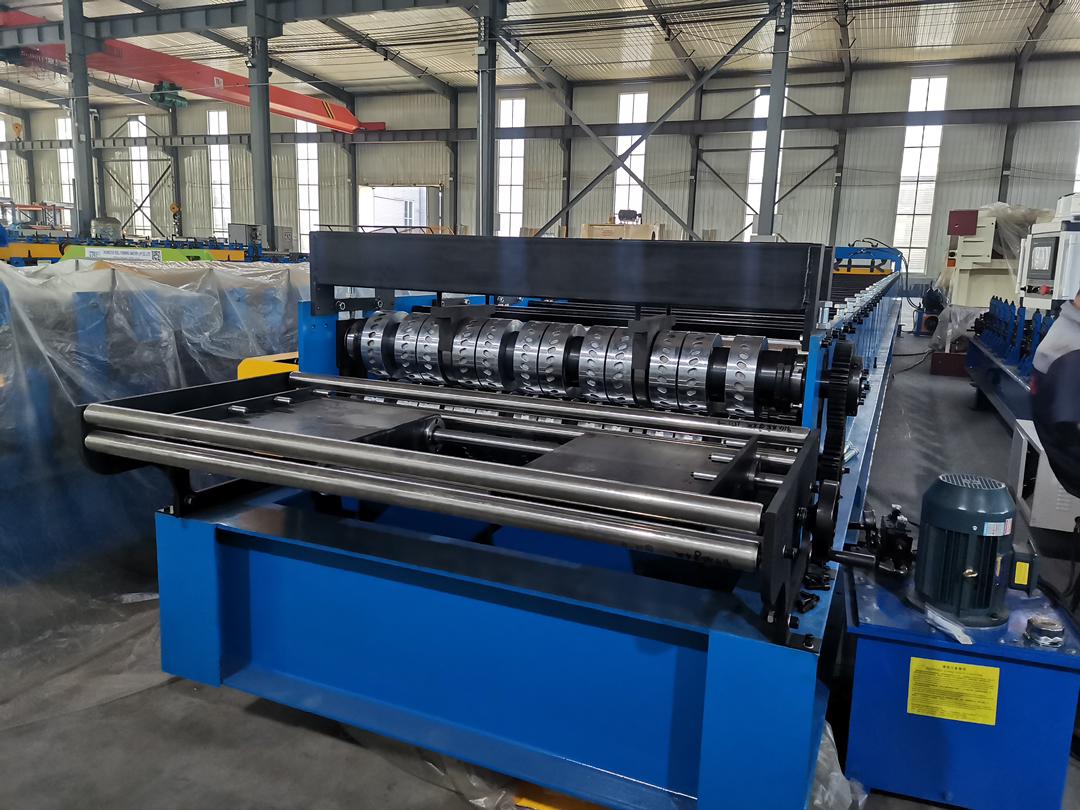 Steel deck installation — White Water Express Alliance, Fort Worth, TX | Cutting Edge Decking