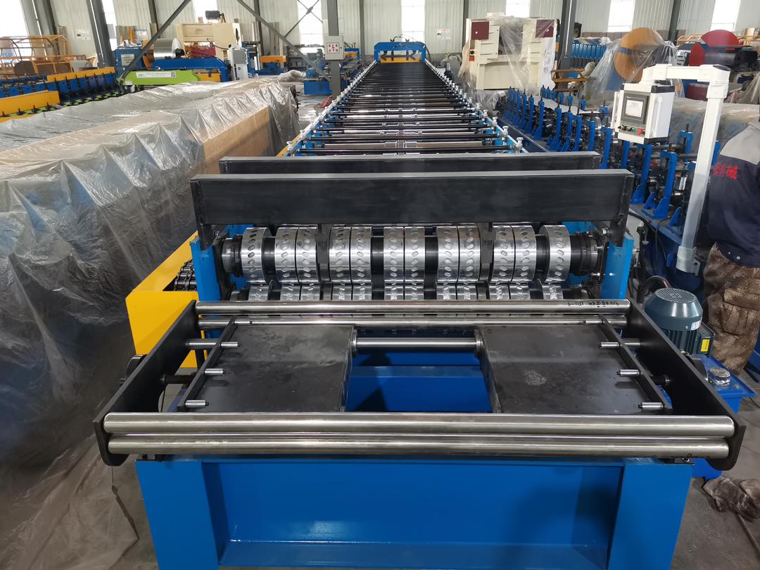 Steel deck installation — White Water Express Hampton, Dallas, TX | Cutting Edge Decking